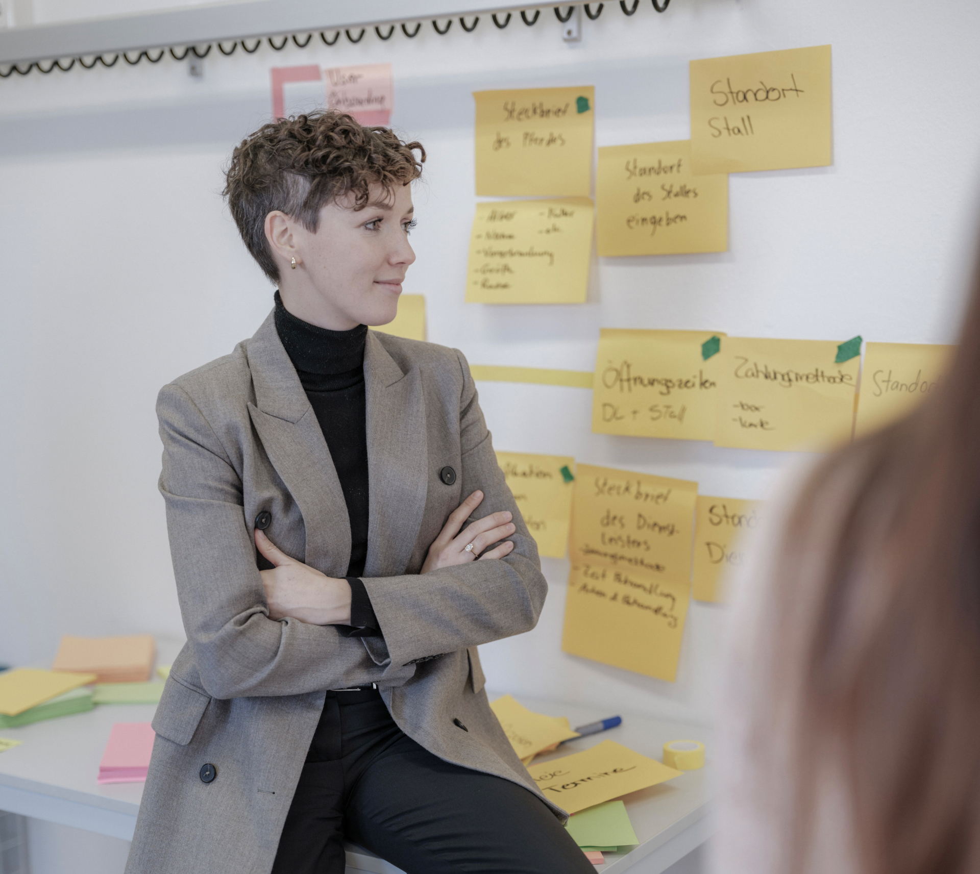 Marleen bei der Entwicklung mit Profis