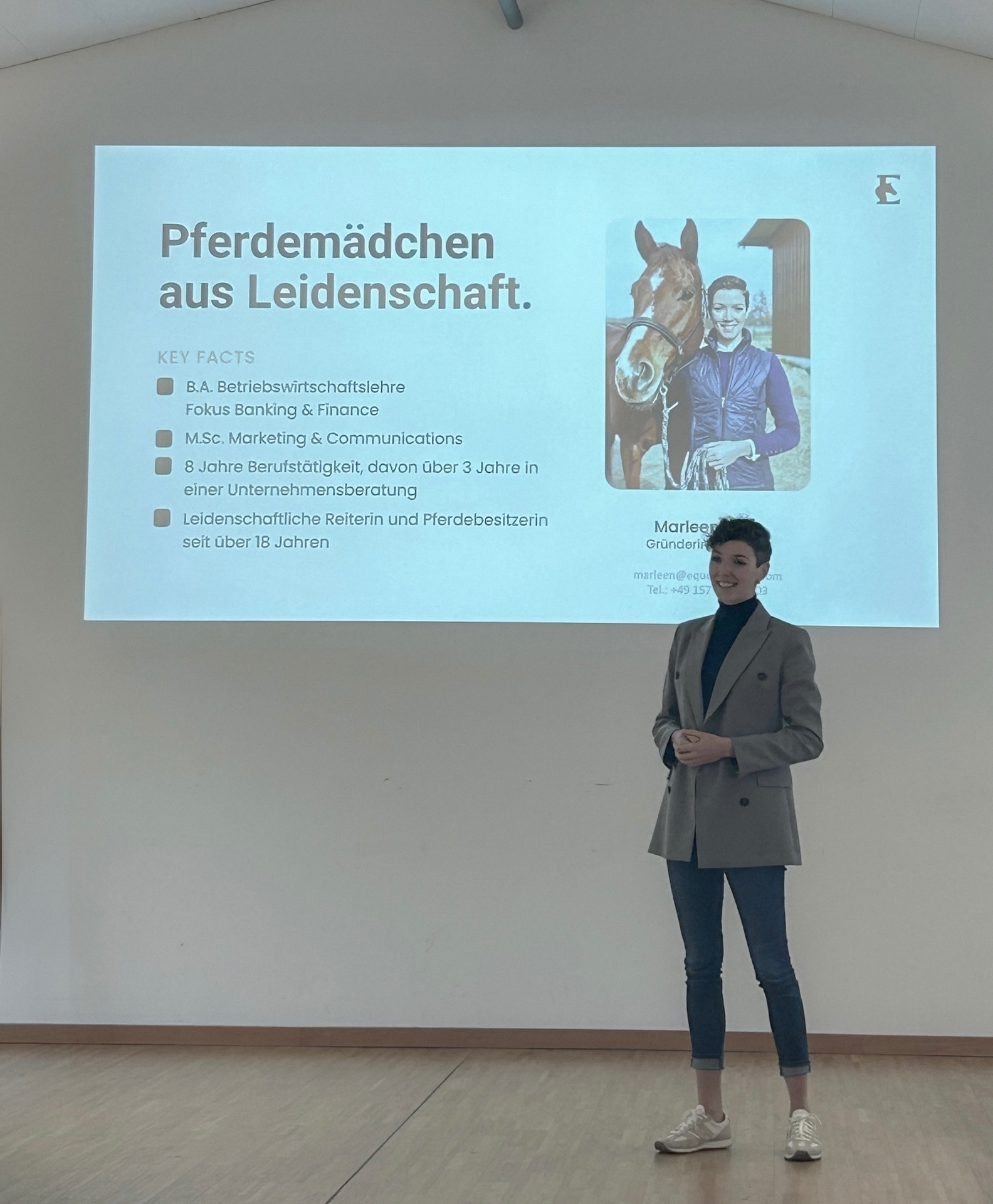 Marleen bei einem Vortrag